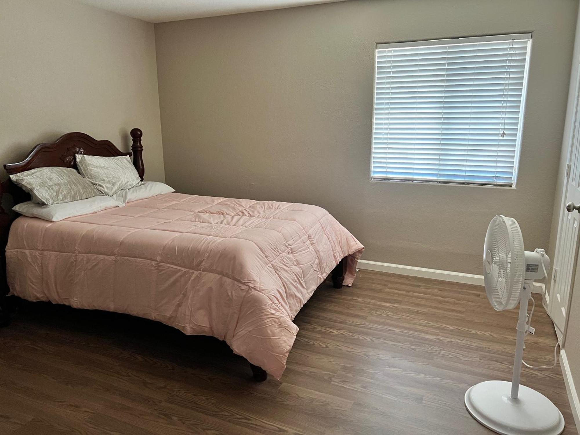Serene 2Bed 1Bath Condo With Parking 弗雷斯诺 外观 照片
